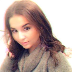 Meet your Posher, Isabella